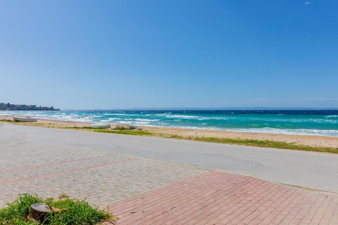 Galazia Akti Seaside Apartments Никити Екстериор снимка