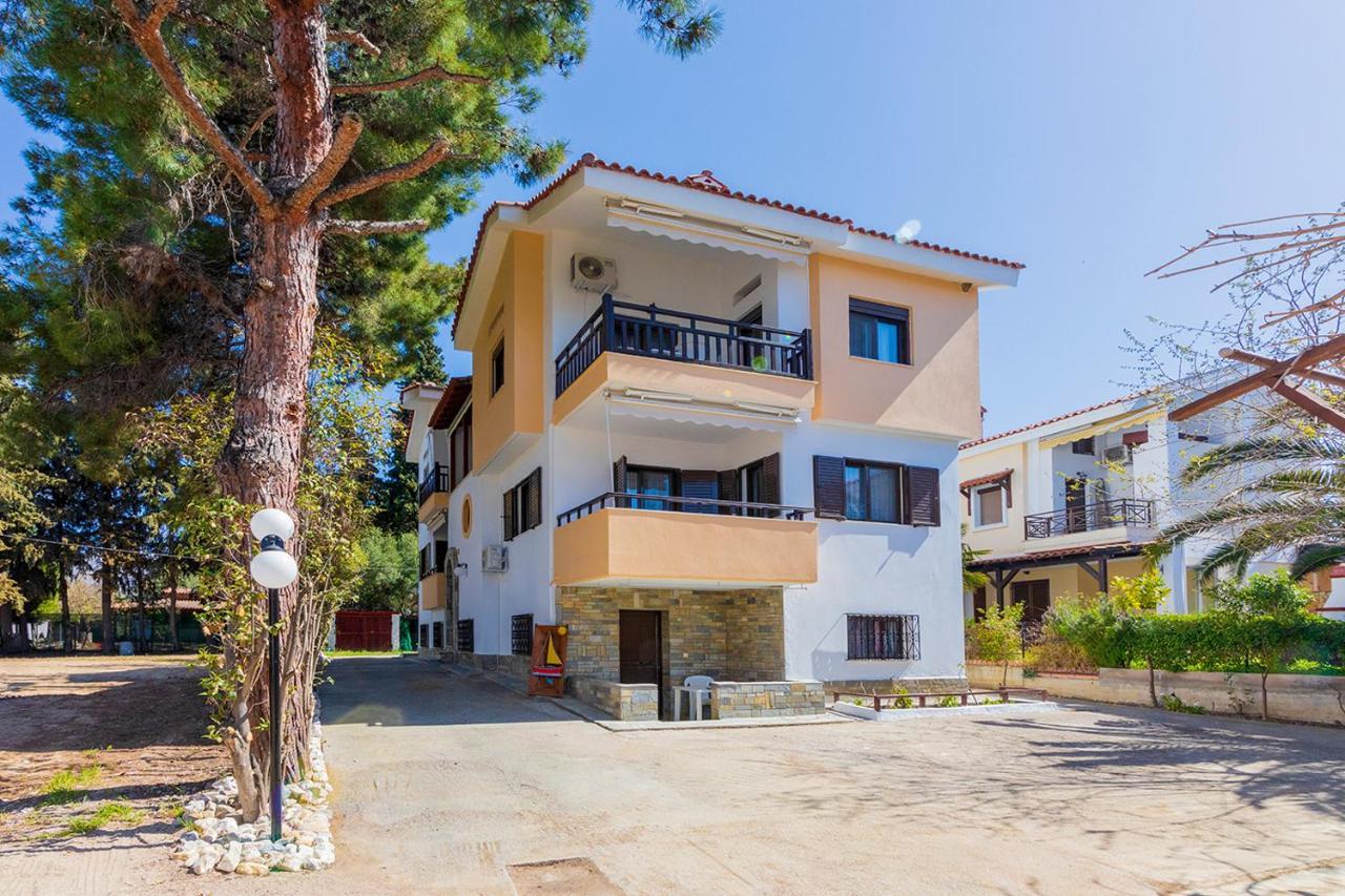 Galazia Akti Seaside Apartments Никити Екстериор снимка
