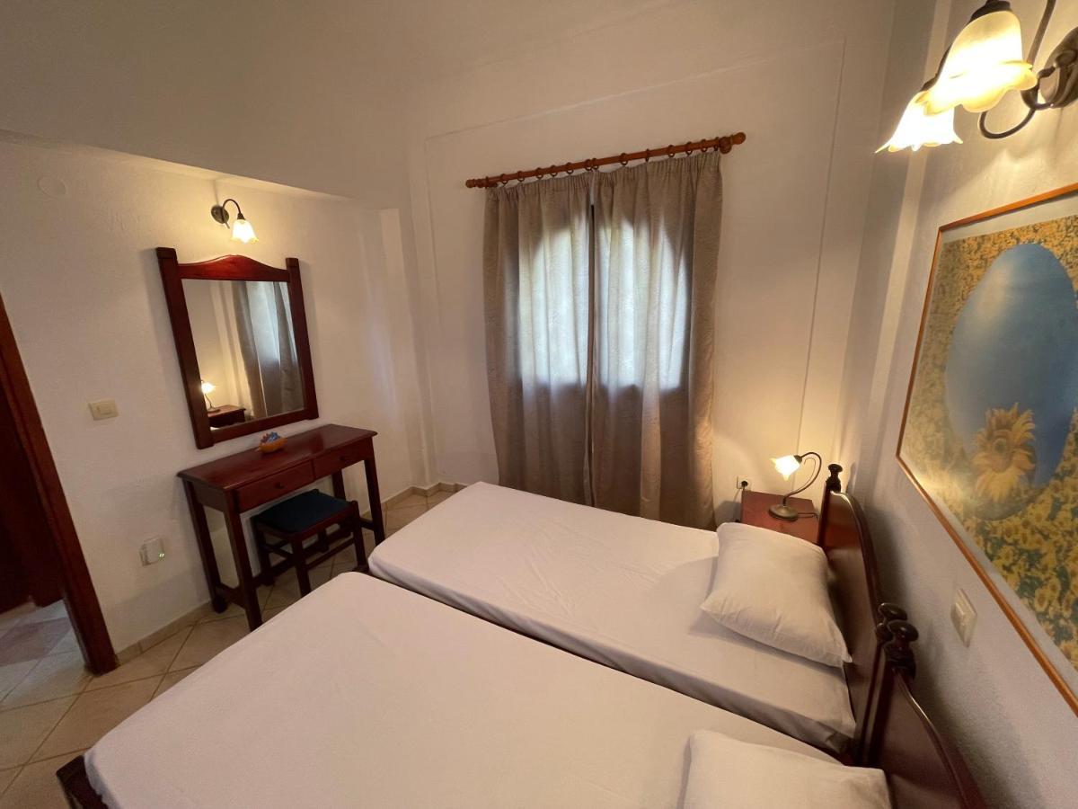Galazia Akti Seaside Apartments Никити Екстериор снимка