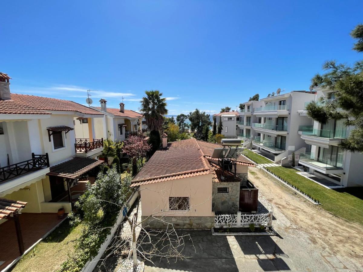 Galazia Akti Seaside Apartments Никити Екстериор снимка