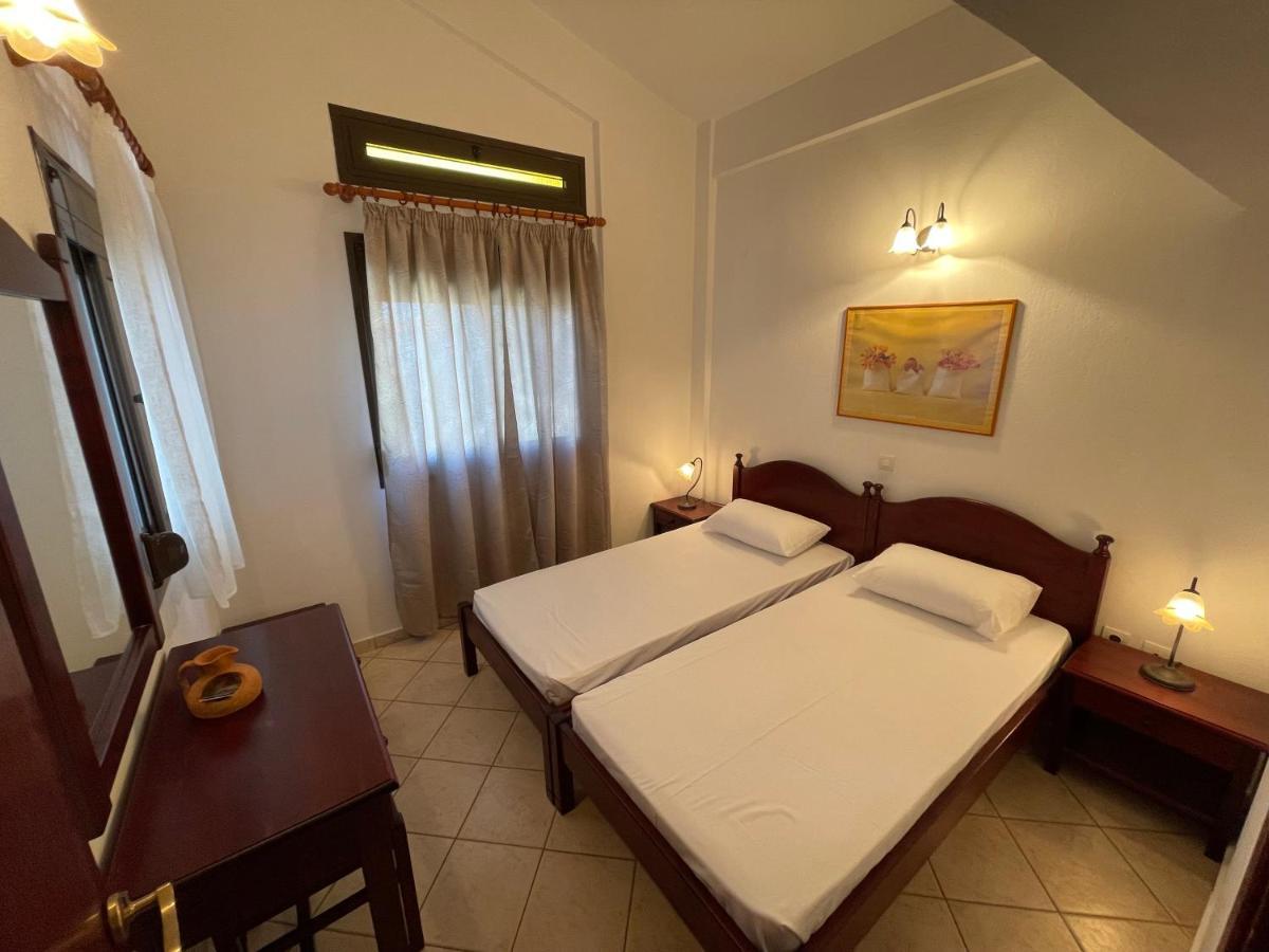 Galazia Akti Seaside Apartments Никити Екстериор снимка