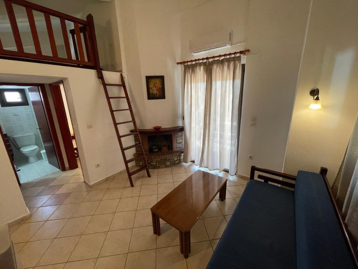 Galazia Akti Seaside Apartments Никити Екстериор снимка