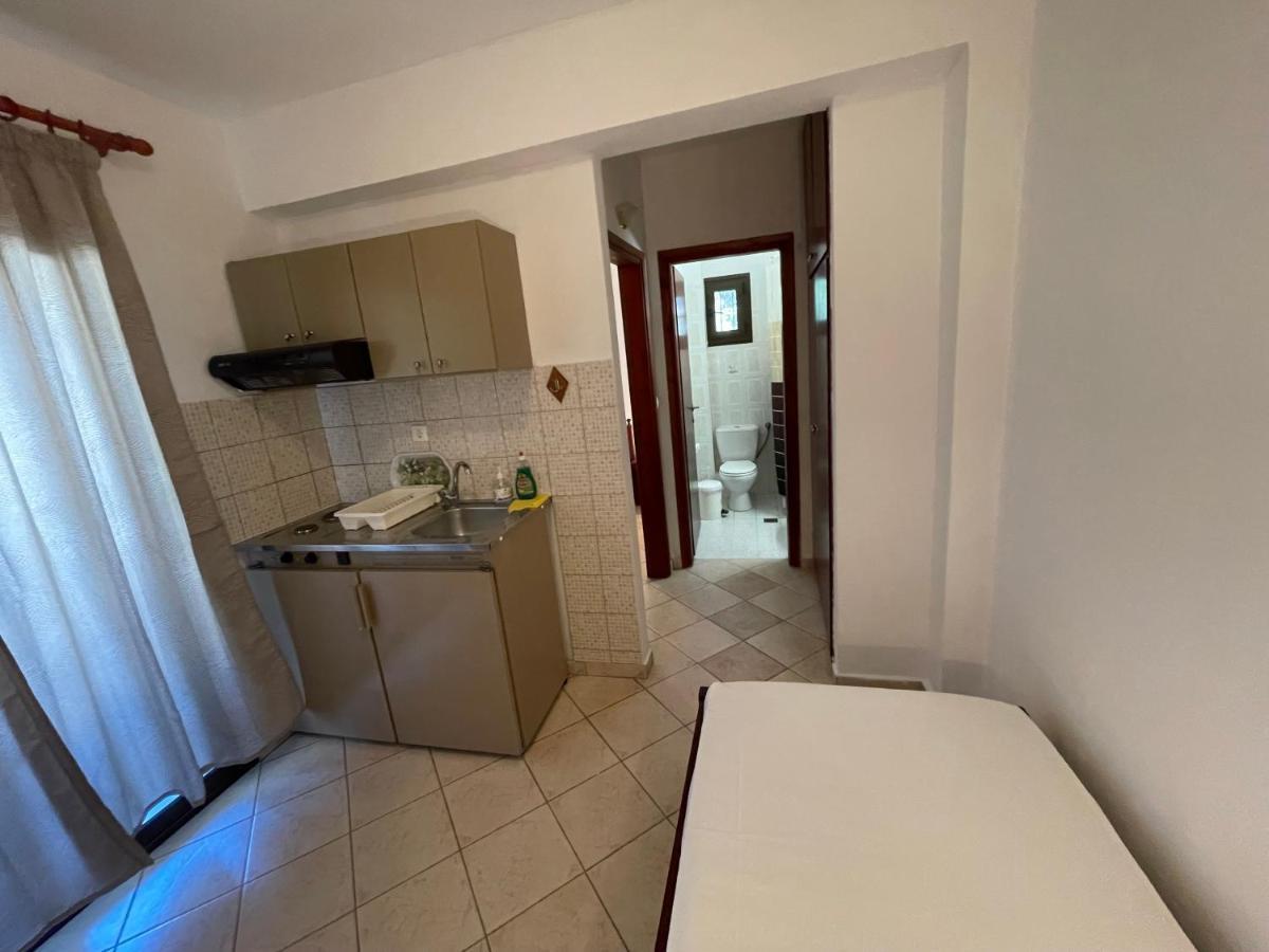 Galazia Akti Seaside Apartments Никити Екстериор снимка