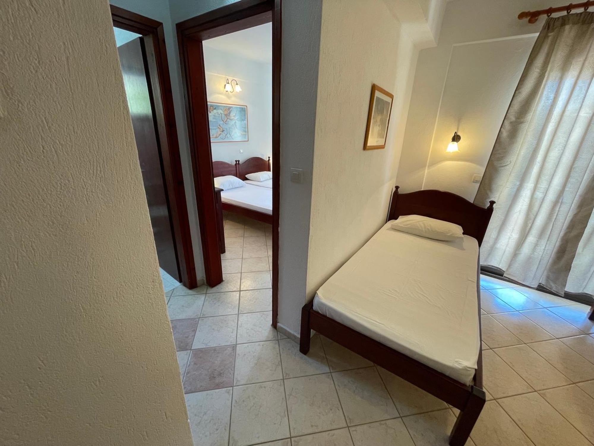 Galazia Akti Seaside Apartments Никити Стая снимка